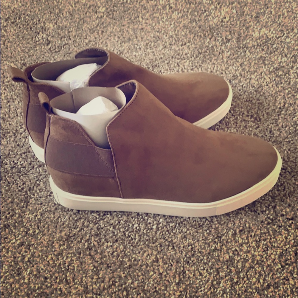 Diana vegan suede wedge sneakers